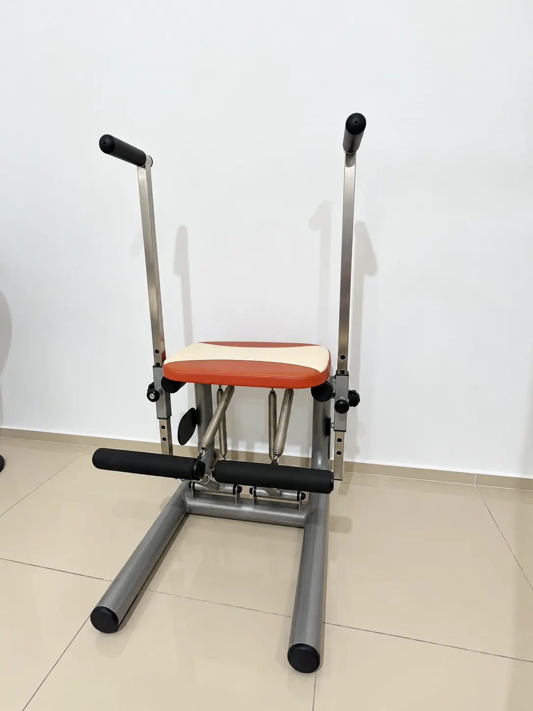 Chair de pilates vista de frente